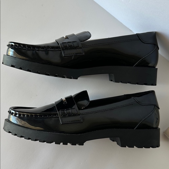 Zara Women’s Glossy Black Slip-On Loafers - Picture 11 of 15